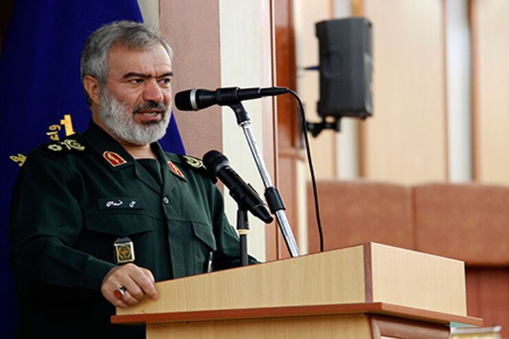 جانشین فرمانده سپاه پاسداران گفت: ننگ بر کسانی که به دنبال آمریکا، صهیونیست‌ها و انگلیس هستند. دشمنان فقط زحمت ما را زیاد می‌کنند در حالی که پشتوانه بزرگ و بسیاری به اسم شهدا داریم.