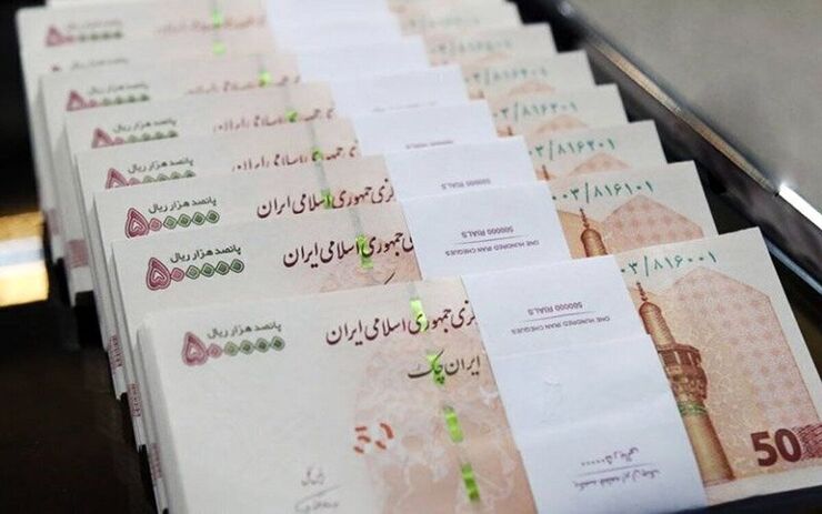 نائب رئیس کمیسیون برنامه، بودجه و محاسبات مجلس شورای اسلامی گفت: پیشنهاد‌های کمیته‌های کارمندان، شاغلان و منابع درباره سازوکار افزایش حقوق کارمندان و بازنشستگان کشوری و لشکری در کمیسیون بررسی شد.