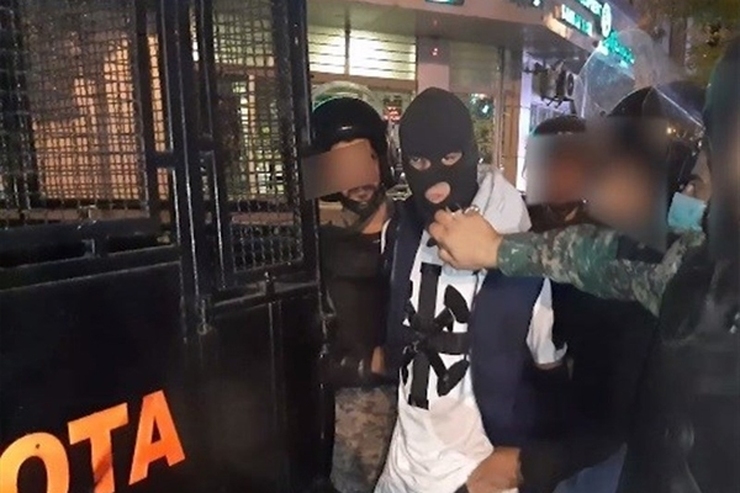 ماموران یگان ویژه در مشهد از برخی از اغتشاشگران حاضر در تجمعات، سلاح دست‌ساز کُشنده کشف کردند.