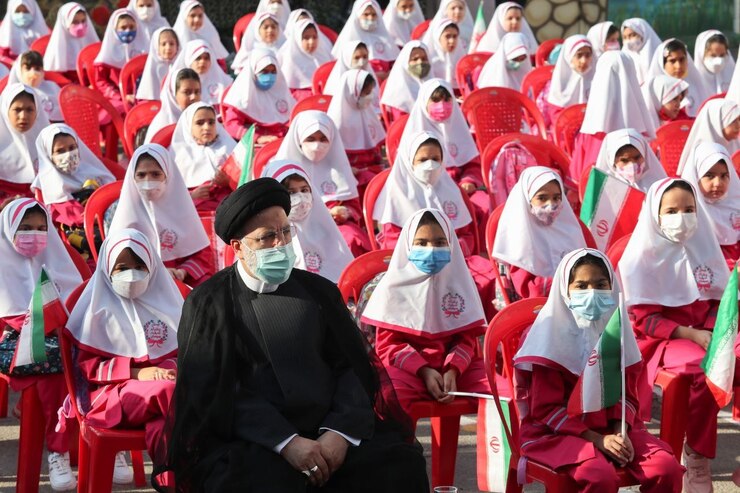 رئیس جمهور، سوال مهر سال تحصیلی جدید را مطرح کرد و از دانش‌آموزان خواست پاسخ دهند که شاخص‌های مدرسه خوب از نظر آن‌ها چیست؟