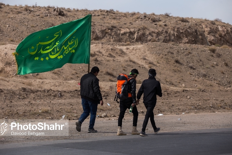 سخنگوی جمعیت خدمتگزار زائران پیاده امام رضا (ع) گفت: تاکنون از مبادی ورودی مشهد ۶۰ هزار زائر پیاده برای زیارت امام رضا (ع) حضور یافتند و پیش بینی می‌شوداین تعداد تا امشب، ۲ مهر ماه به ۱۲۰ هزار نفر هم برسد.