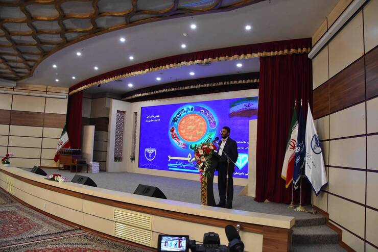 رئیس سازمان جهاد کشاورزی خراسان رضوی گفت: امروز دامپزشکی نقش بسیار مهمی در ارتقای بهره وری صنعت دام کشور دارد و تلاش‌های زیادی برای جلوگیری از بیماری‌های مشترک انسان و دام می‌شود.