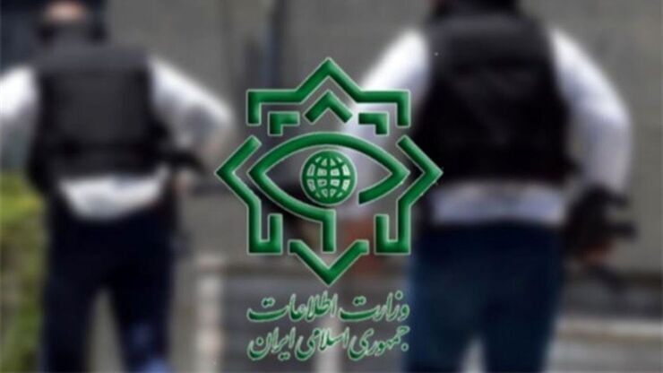 تصاویری از بازداشت عوامل موساد که قصد داشتند تاسیسات صنعتی اصفهان را منفجر کنند را در این ویدئو مشاهده می‌کنید.
