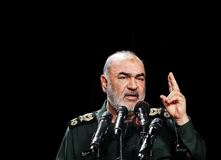 فرمانده کل سپاه با بیان اینکه وقتی انقلاب اسلامی اتفاق افتاد شاه‌مهره‌های شطرنج سیاسی دشمن از دست رفت، گفت: جهان در حال گذار از ساختار پوسیده و کهن در حال افول قدرت به یک سازماندهی جدید است.