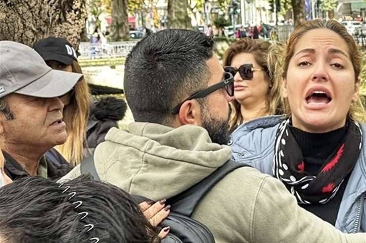 «مهناز افشار» روز پنج‌شنبه در توییتی اعلام کرد که میخواهم صفحه ‌‌اینستاگرام خود را درخدمت انعکاس صدای مردم اهدا کنم. اما واقعیت این اقدام چیز دیگری است که مردم نباید آن را بدانند.