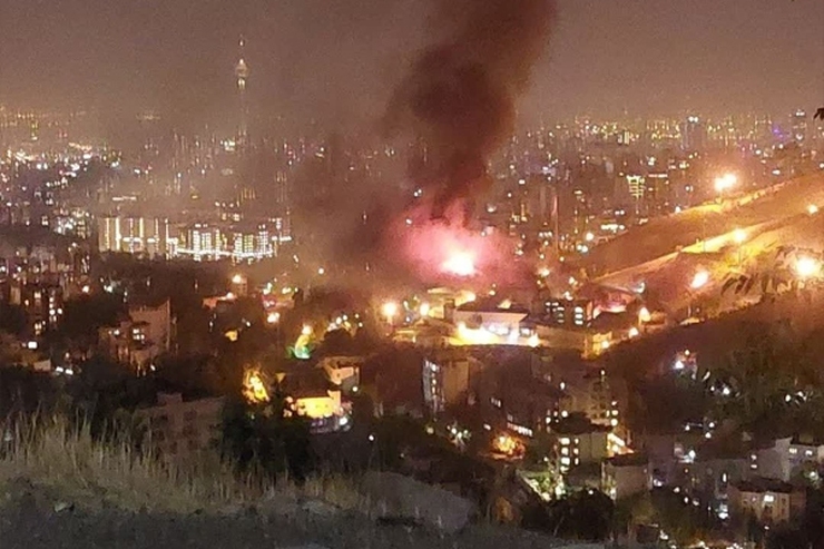 به گفته یک مقام امنیتی، اراذل اوباش انبار لباس زندان را به آتش کشیدند که منجر به آتش‌سوزی در زندان اوین شده است.