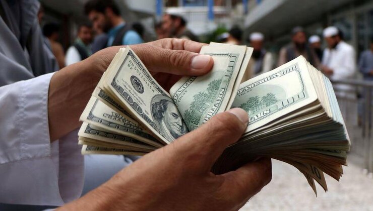 گزارش‌ها حاکی از آن است که بازار ارز دیروز یک روز بدون نوسان را گذراند و روی قیمت قبلی خود جا خوش کرد.