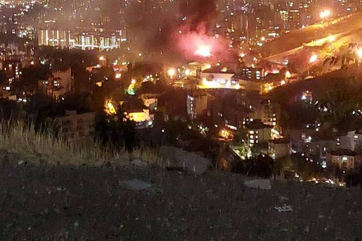 آتش‌سوزی‌های شب گذشته در زندان اوین منجر به درگذشت چند زندانی و مجروح شدن تعدادی از آن‌ها شده است.