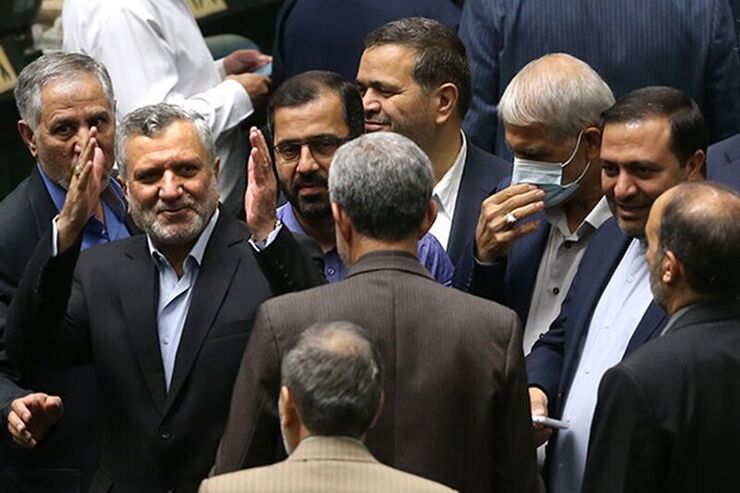 نایب رئیس کمیسیون اجتماعی مجلس شورای اسلامی گفت: پس از بررسی صلاحیت و برنامه‌های وزیر پیشنهادی کار در کمیسیون اجتماعی اکثریت اعضا به صولت مرتضوی رای مثبت دادند.