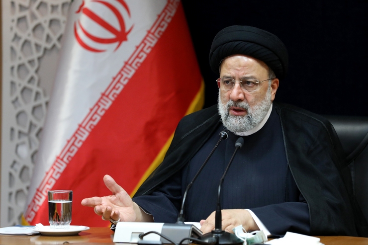 رئیس‌جمهور: نخبگان باید مستقل باشند| دشمن می‌خواهد مغز‌ها و استعداد‌های ما را غارت کند