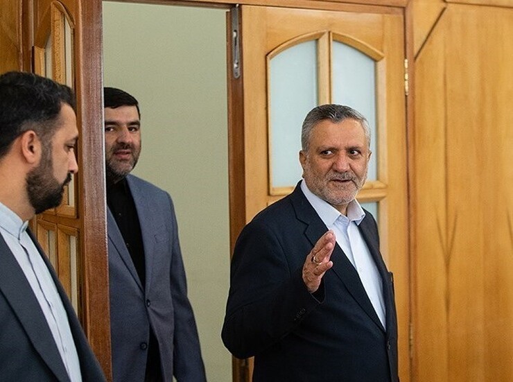 سخنگوی فراکسیون اکثریت مجلس گفت: صبح امروز و پیش از آغاز جلسه علنی مجلس برنامه‌های آقای صولت مرتضوی بررسی و نمایندگان نظرات و انتظارات خود را در خصوص این وزارتخانه مطرح کردند.