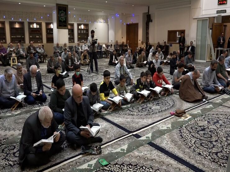 نخستین پایگاه قرآنی مساجد مشهد با حضور جمعی از قاریان و علاقمندان به تلاوت قرآن در مسجد حضرت زینب (س) خیابان شهید دکتر بهشتی مشهد افتتاح شد.