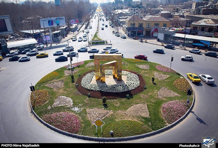 معاون محیط زیست و خدمات شهری شهرداری مشهد گفت: کاشت بیش از ۳ میلیون گل پاییزی در سطح شهر مشهد و ۳۸۰ هزار بوته گل داوودی انجام شد.