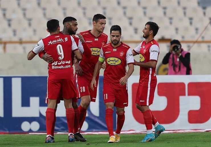 پرسپولیس در پایان هفته دهم صدرنشین لیگ برتر باقی ماند.