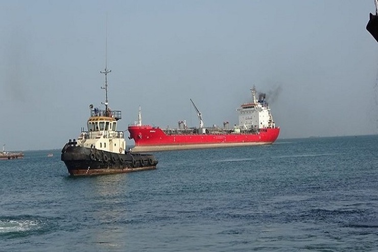 نیروهای مسلح یمن پس از خبر توقیف یک نفتکش یمنی توسط ائتلاف سعودی، در یک عملیات هشدار آمیز از به سرقت رفتن نفت مردم یمن جلوگیری به عمل آورد.