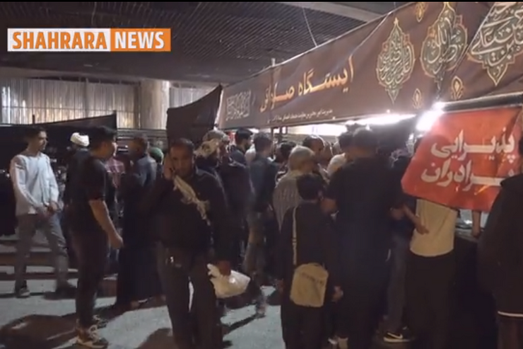 حجت الاسلام حسن منصوریان، رئیس کمیسیون فرهنگی اجتماعی شورای اسلامی شهر مشهد گفت: در میدان شهدا مشهد ظرفیت بسیار خوبی را هم در عرصه و هم در جوار گلزار شهدای گمنام این مکان در اختیار داشتیم که با همکاری آستان قدس رضوی و برخی از بانیان دیگر این مکان را به یک مرکز بزرگ خدمت رسانی به زائران ولی نعمتمان تبدیل کردیم.