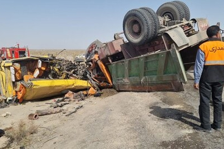 اولین تصاویر از تصادف در تقاطع پرخطر جاده کمربندی خرم آباد را ببینید.