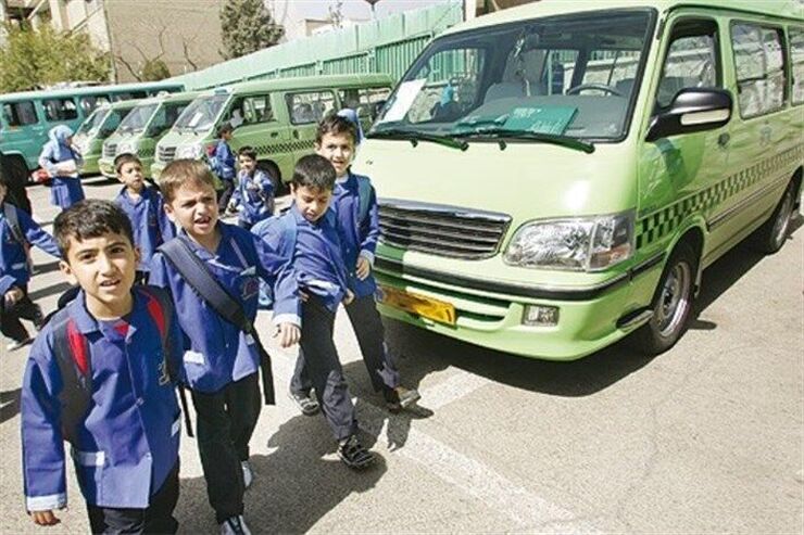 معاون فنی و بهره‌برداری سازمان تاکسیرانی شهر تهران در مورد گلایه والدین از گرانی نرخ سرویس مدرسه در پایتخت توضیحاتی ارائه کرد و گفت: بر اساس آخرین مصوبه کارگروه ماده ۱۸ نرخ نهایی سرویس مدارس اعلام شده و اخذ مبلغ بیشتر از نرخ مصوب شورای شهر تهران تخلف است.