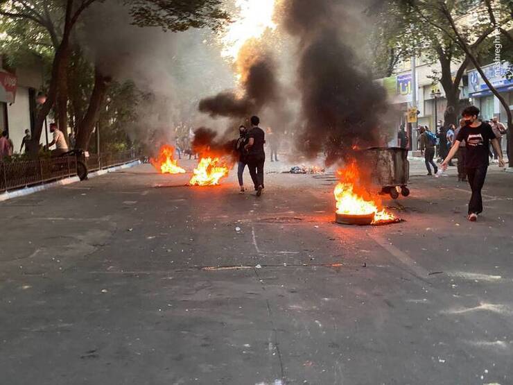 تعداد زیادی از سرتیم‌ها و افرادی که در چند روز اخیر ایجاد ناامنی می‌کردند با تلاش سربازان گمنام امام زمان (عج) در کشور دستگیر شدند.
