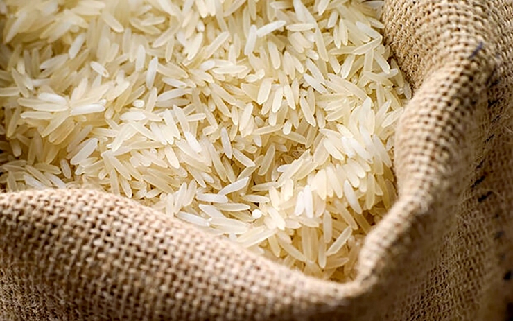 بنابر آمار سال گذشته قیمت برنج ایرانی افزایش چشمگیری داشته است به طوریکه بهترین نوع برنج ایرانی یک سوم برنج خارجی است، لذا این امر منجر به افزایش تقاضا از سوی ۶ دهک‌پایین جامعه شده است.