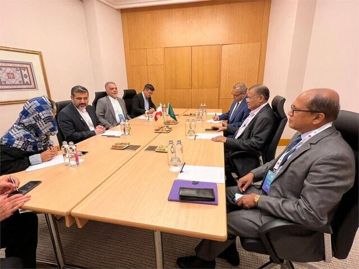 وزیر فرهنگ و ارشاد اسلامی که به منظور شرکت در دوازدهمین اجلاس وزرای اطلاع رسانی کشورهای اسلامی به ترکیه سفر کرده بود، در حاشیه این اجلاس با محمدحسن محمود، وزیر انتشارات و ارتباطات بنگلادش دیدار و گفتگو کرد.