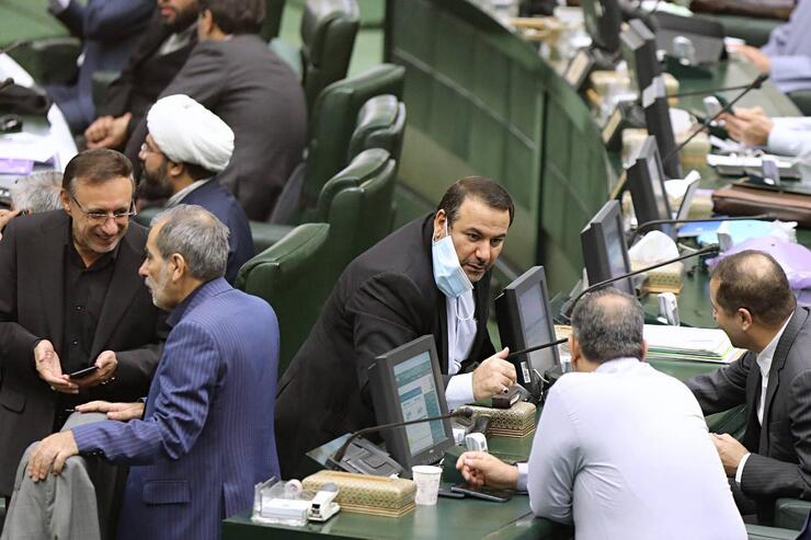 رئیس کمیسیون امور داخلی کشور و شورا‌های مجلس با بیان اینکه بررسی طرح افزایش تعداد نمایندگان به‌زودی در کمیسیون به اتمام می‌رسد، گفت: در صورت تایید در صحن مجلس، یک تا دو نماینده به برخی استان‌ها اضافه خواهد شد.