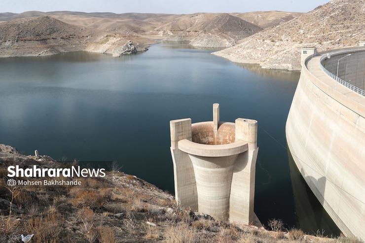 وضعیت بحرانی دشت مشهد و ورود این دشت به سومین سال خشک‌سالی مداوم، صدای وزیر نیرو را هم درآورده و علی‌اکبر محرابیان، مشهدی‌ها را مانند مشترکان تهرانی و اصفهانی به‌شمار آورده و خبر از قطعی آب بدمصرف‌های این شهر‌ها داده است.