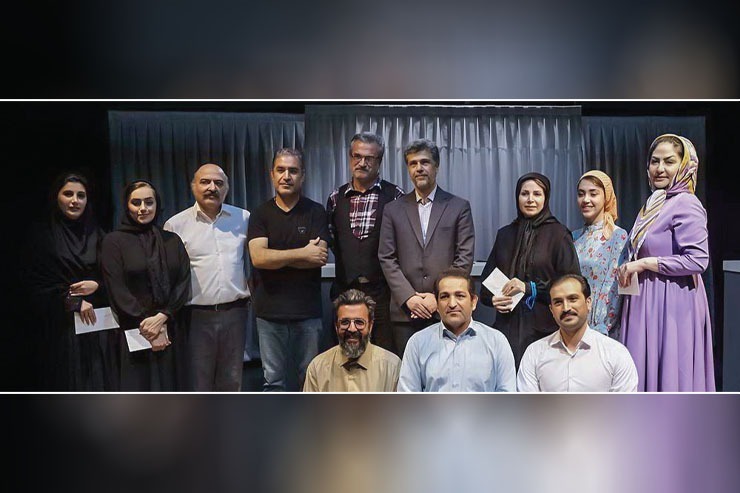 رئیس سازمان هنری و امور سینمایی دفاع مقدس به تماشای تئاتر «شراره» کاری از هنرمندان مشهدی در تئاترشهر تهران نشست