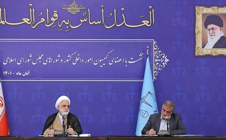 رئیس قوه قضاییه گفت: مدیرکل دفتر مجلس قوه قضاییه مأموریت دارد با همکاری رئیس دیوان عدالت اداری و اعضای کمیسیون شورا‌های مجلس، ظرف یک الی دو ماه آینده رسیدگی به پرونده‌های ناظر بر انتخابات مزبور را به اتمام برسانند.