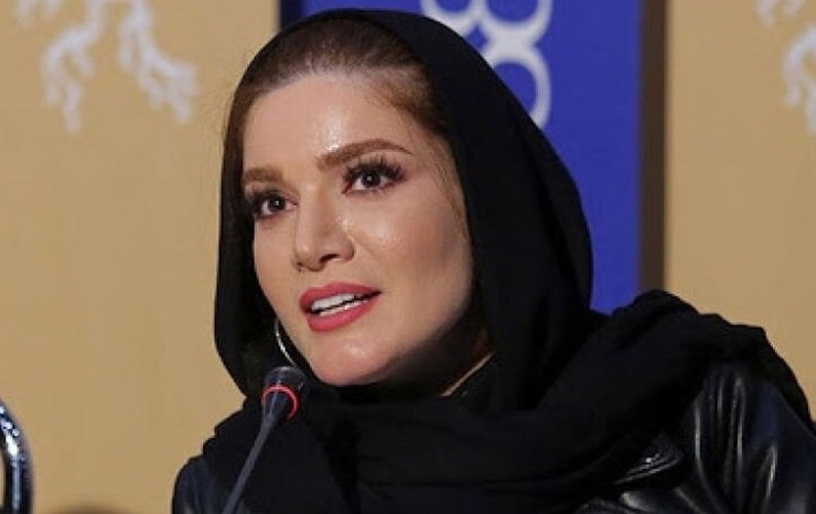 صبح امروز متین ستوده بازیگر سینما و تلویزیون در پی درخواست‌های متعدد مردمی به سامانه دادسرای ارشاد تهران به این دادسرای احضار شد.