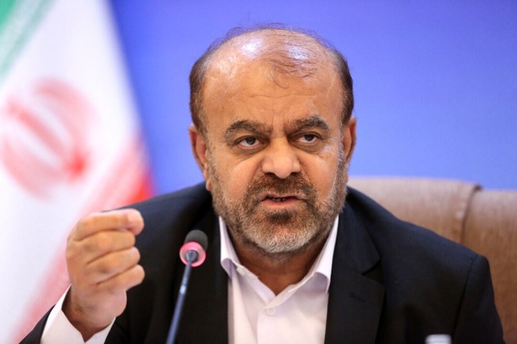 وزیر راه و شهرسازی با تاکید بر روحیه جهادی مسئولان و دست اندرکاران حوزه تولید مسکن بر سرعت دادن به ساخت مسکن برای رفع نیاز مردم تاکید کرد و گفت: در شهر‌هایی که اراضی وجود دارد زمین برای ساخت مسکن به مردم واگذار می‌شود.