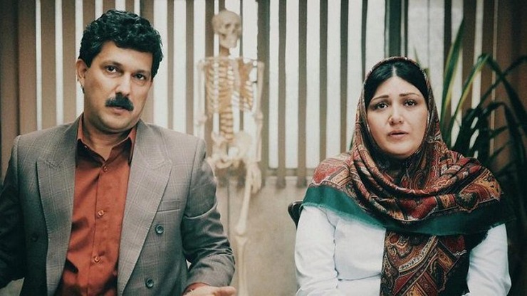 حدود هفت هفته پیش اعلام شد که دو فیلم سینمایی «گیجگاه» و «ملاقات خصوصی» قرار است روی پرده سینما برود این اتفاق رخ نداد و حالا پس از گذشت یک و ماه و نیم دو فیلم دیگر روی پرده رفته و هنوز هم دلیل این اتفاق مشخص نیست.