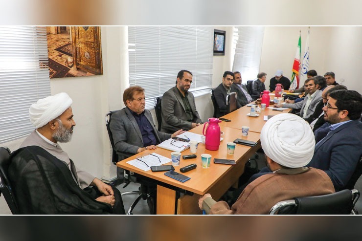 نشست هم اندیشی مدیران فرهنگی درباره رفع موانع تولیدات فرهنگی استان با حضور جمعی از مسئولان و اهالی فرهنگ و هنر برگزار شد.