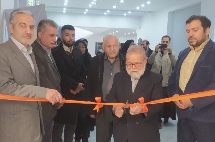 نمایشگاه تخصصی «خوشنویسی به سبک زندگی قرآنی» امروز، ۱۴ آبان، در نگارخانه اشراق حوزه هنری خراسان رضوی آغاز به کار کرد.