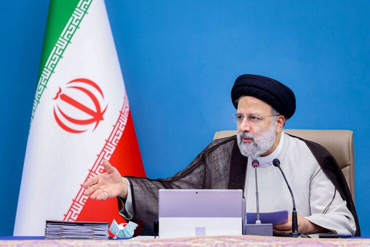 رئیس‌جمهور در جلسه هیات دولت به بانک مرکزی و دیگر دستگاه‌های مربوطه دستور داد تا برای حفظ ثبات در بازار ارز تلاش مضاعف کنند.