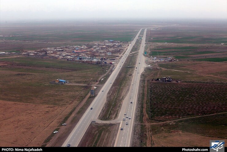 رییس پلیس راه خراسان رضوی گفت: بیشتر جاده‌های استان از جمله مسیر‌های شمالی آن بارانی، لغزنده و مه آلود است.