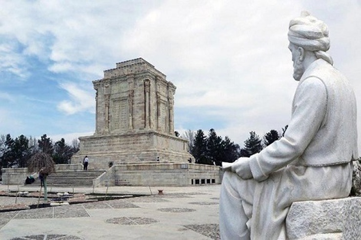 حسین امیرکلالی رئیس اداره‌ میراث فرهنگی مشهد گفت: حدود ۱۸ اثر تاریخی مشهد در وضعیت اضطراری مرمت قرار دارند.