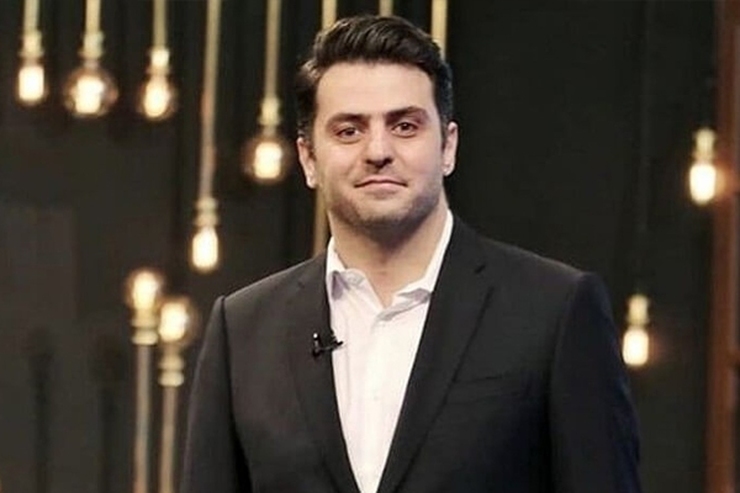 برخی سایت‌های خبری از توقیف پاسپورت مجری مشهور صداوسیما و برنامه «فرمول یک» خبر دادند.