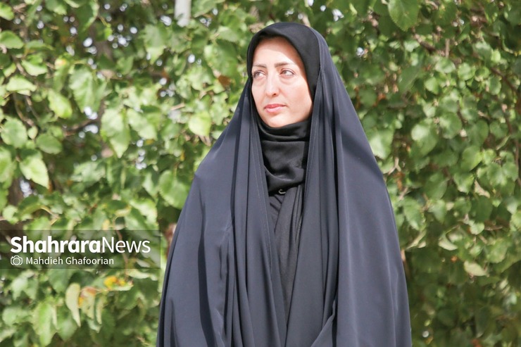فرشته پرتوی از آن دهه‌شصتی‌های دغدغه‌مندی است که بعد از ازدواج و با وجود دو فرزند به تحصیلات خود ادامه داده و دانشگاه رفته و مسیری سخت را برای خدمت به خلق خدا به‌خصوص بانوان جامعه انتخاب کرده‌است.