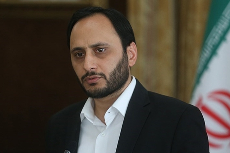 سخنگوی دولت گفت: پاسخ دشمن خارجی را حتما می‌دهیم، اما معترضین را دشمن نمی‌دانیم و اصل بر این است که این جوانان که به خیابان می‌آیند فرزندان خطاکار ما هستند.