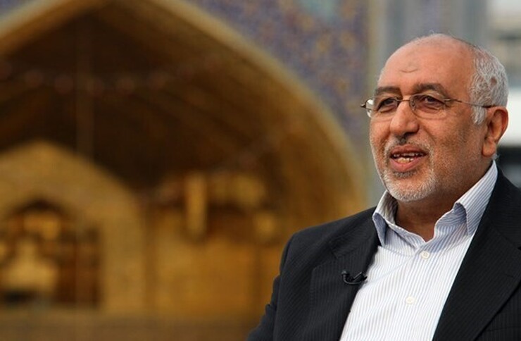 حاج رضا انصاریان که معاشش در تاروپود پارچه‌های حجره قماش فروشی اش بود، اگر سال ۵۴ دست نوعروسش را نمی‌گرفت و از قم به مشهد مهاجرت نمی‌کرد، شاید روزی اش را در یک کارگاه سوهان پزی پیدا می‌کرد.