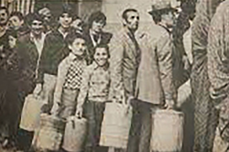 ما توی صف قد کشیدیم