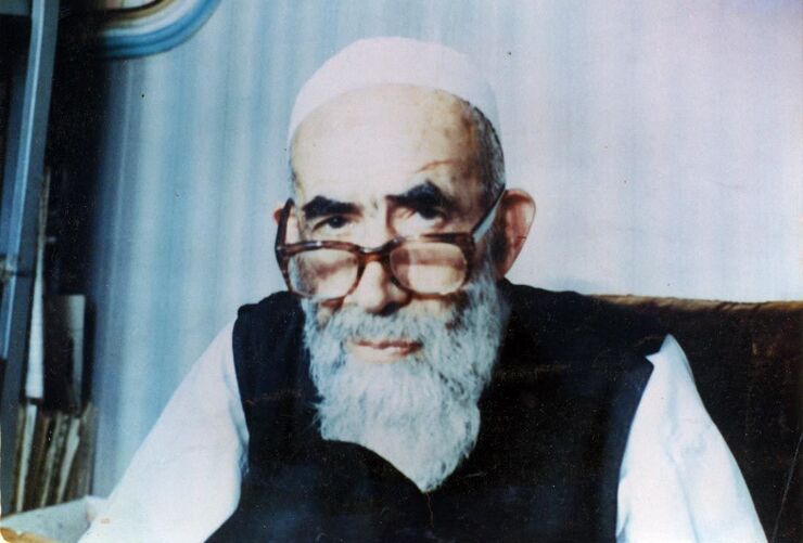 میرزاجوادآقا تهرانی از دار دنیا چیزی نداشت جز یک مشت اثاثیه ساده برای گذران زندگی و چند جلد کتاب که دو ماه مانده به پایان عمرش، تقدیم سیدمحمدرضا گلپایگانی کرد.