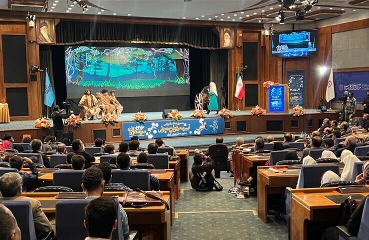 آیین معرفی طرح تحولی مدرسه تلویزیونی ایران با حضور وزیر آموزش و پرورش و رئیس رسانه ملی و برخی معاونین در مرکز همایش‌های صدا و سیما برگزار شد.