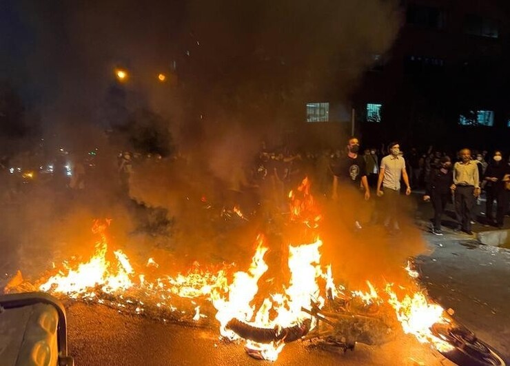دادستان تهران از صدور قرار مجرمیت و کیفرخواست برای ۳۱۵ نفر از متهمان آشوب‌های اخیر در تهران خبر داد و گفت: ۴ نفر از اغتشاش‌گران اتهام محاربه را دارند.
