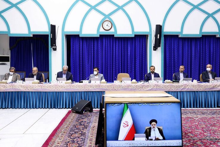 هیات وزیران مصوبه مربوط به تعیین سقف کارانه پزشکان در سال ۱۴۰۱ را اصلاح کرد.