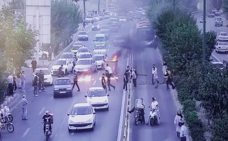 در ادامه رسیدگی به پرونده اغتشاشگران و برهم زنندگان امنیت در دادگاه انقلاب تهران و در پی تشکیل جلسات دادگاه متهمان در حضور وکلای آ‌ن‌ها، حکم بدوی سه نفر دیگر از اغتشاشگران صادر شد.