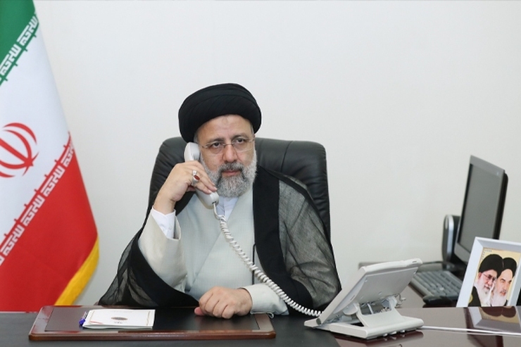 رئیس جمهور ضمن تسلیت به خانواده شهدای حمله تروریستی در ایذه، در گفتگوی تلفنی با استاندار خوزستان، به دکتر صادق خلیلیان دستور داد اقدامات دستگاه‌های امنیتی و انتظامی را برای شناسایی و بازداشت عاملان و آمران این واقعه تلخ در کوتاه‌ترین زمان ممکن پیگیری کند.