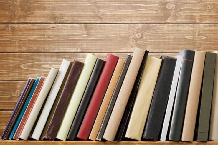 همزمان با هفته کتاب و کتابخوانی کتاب گذر شهید نصرالهی و ایستگاه دائمی کتابخوانی به همت فرهنگسرای اندیشه در ورودی وزارت ارتباطات برپا شد.