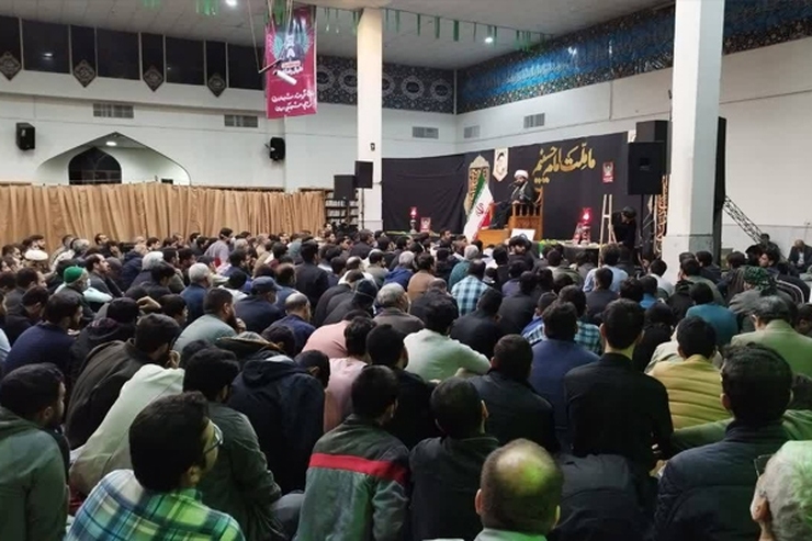 مراسم دفاع با پیکر شهیدان «دانیال رضازاده» و «حسن زینال زاده» شهیدان مدافع امنیت، امشب در مشهد برگزار شد.